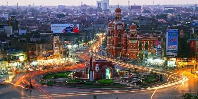 Emirates Airline Multan office in Pakistan