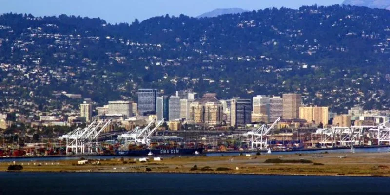Spirit Airlines Oakland Office In California